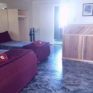 https://bronco-motor-inn.queenslandhotels.net